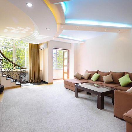 Apart-Hotel on Sayat-Nova avenue Erévan Extérieur photo