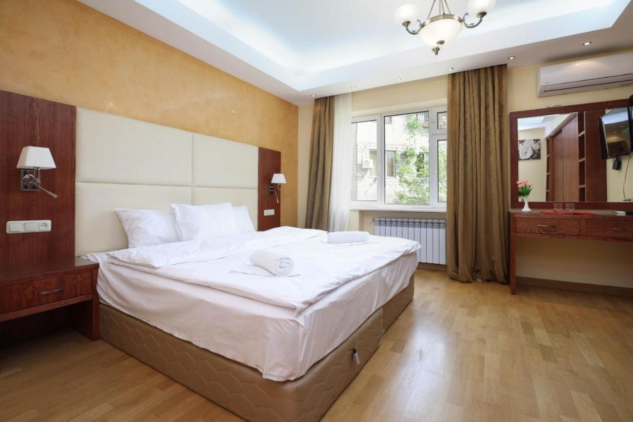 Apart-Hotel on Sayat-Nova avenue Erévan Extérieur photo